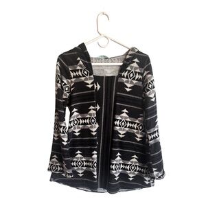 Chris & Carol Hooded Aztec Wide Sleeve Sweater | M